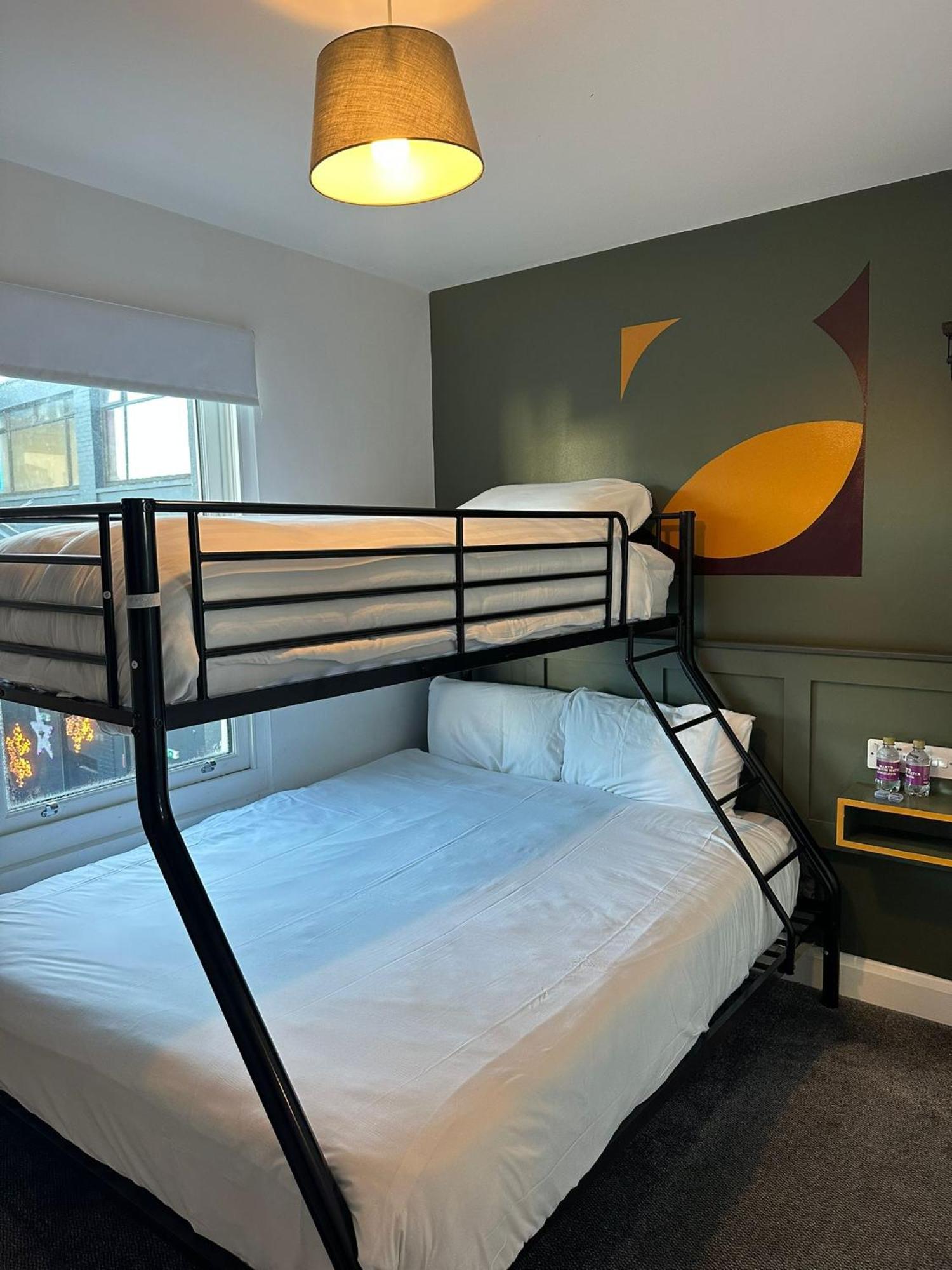 غالواي Mary Mullen'S Rooms Eyre Square. المظهر الخارجي الصورة