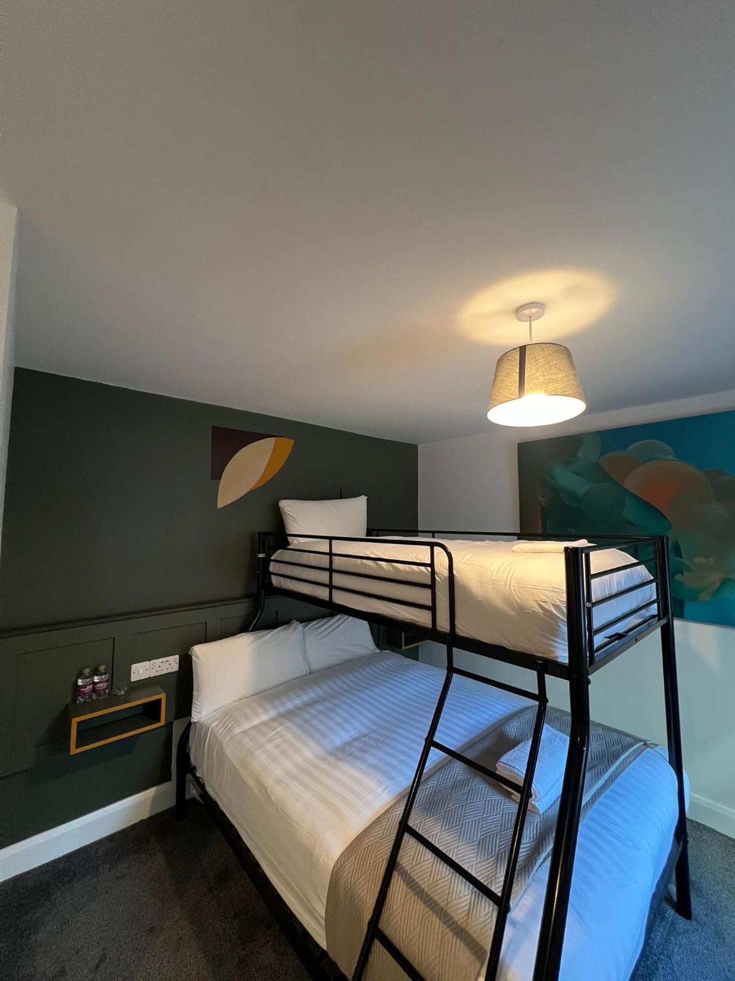 غالواي Mary Mullen'S Rooms Eyre Square. المظهر الخارجي الصورة